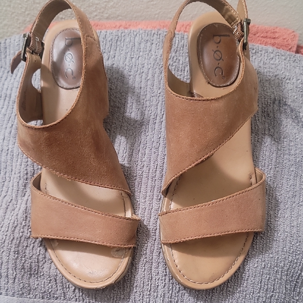 b.o.c. Women's Brown Strappy Sandals